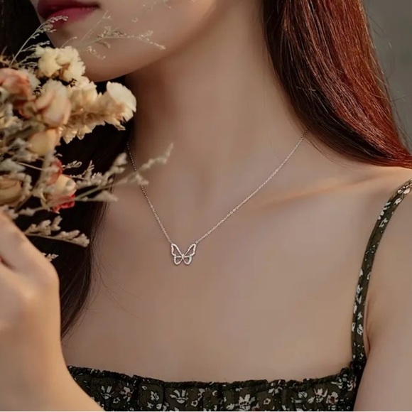 Jewelry - Minimalist Rhinestone Butterfly Pendant Necklace